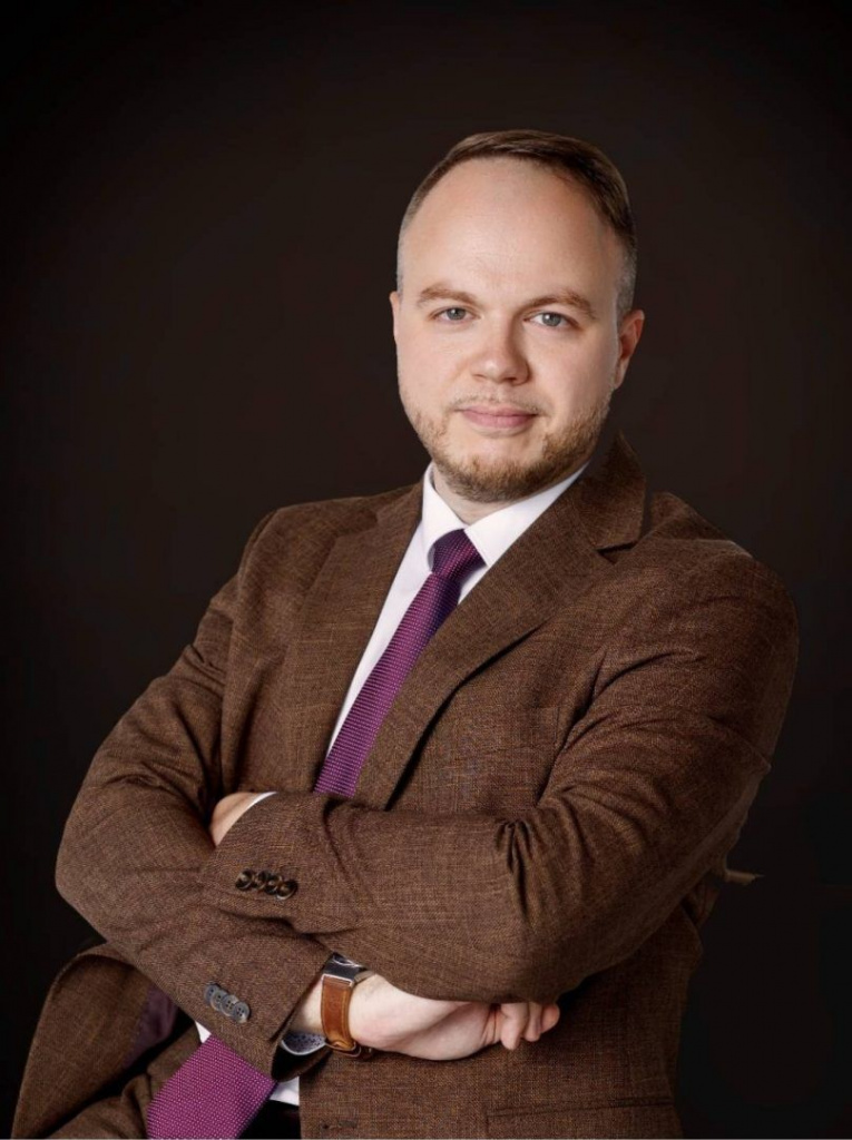 ДОЗМАРОВ Кирилл Валерьевич.jpg